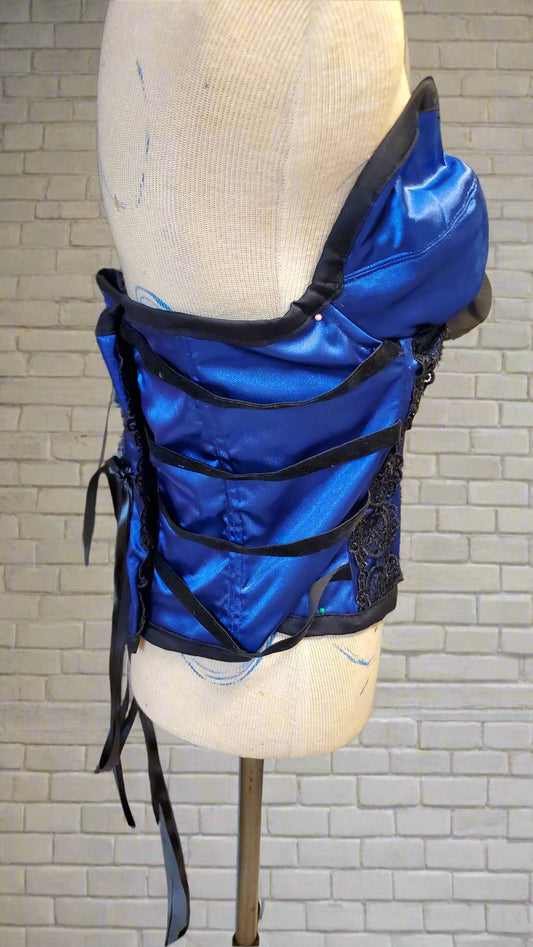 Sexy busty sweetheart corset