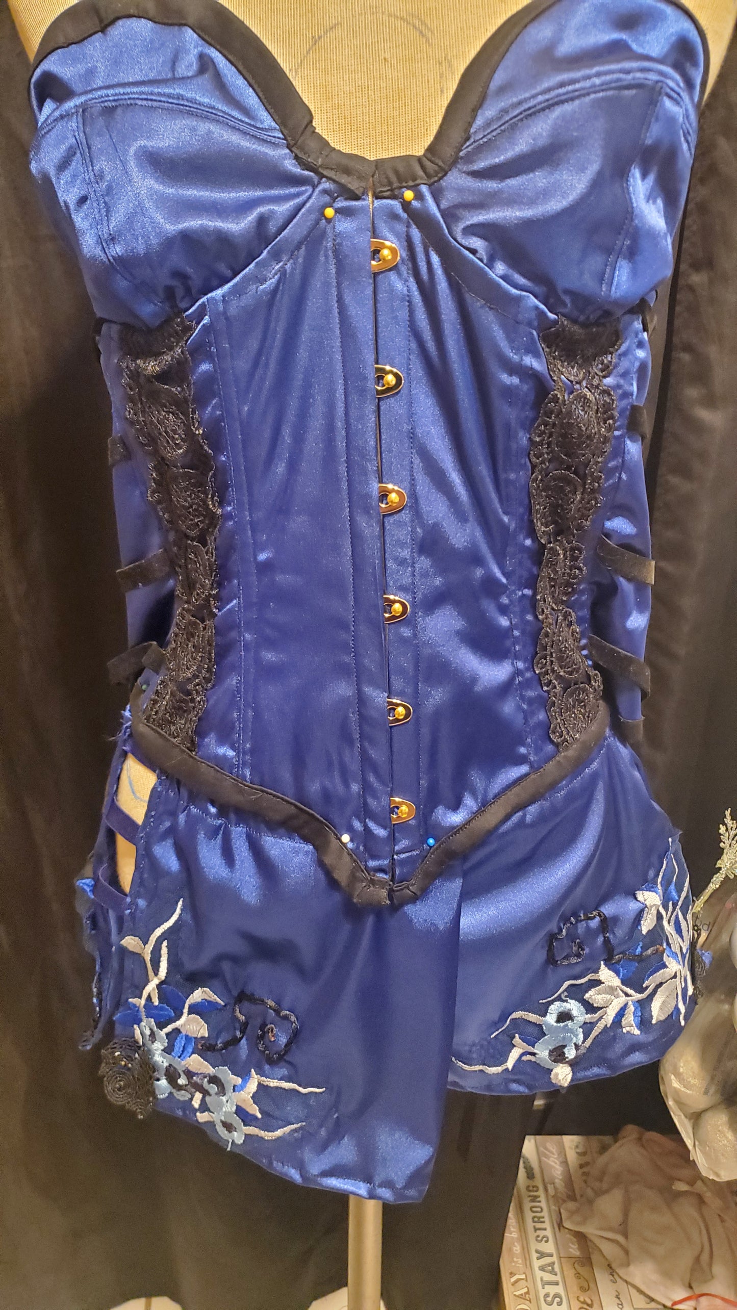 Sexy busty sweetheart corset