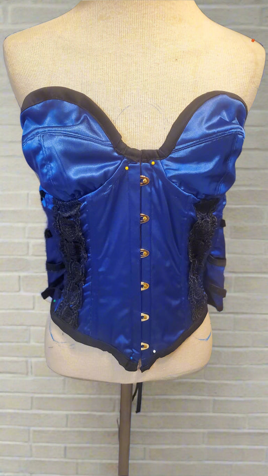 Sexy busty sweetheart corset