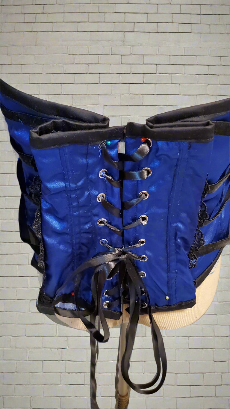Sexy busty sweetheart corset